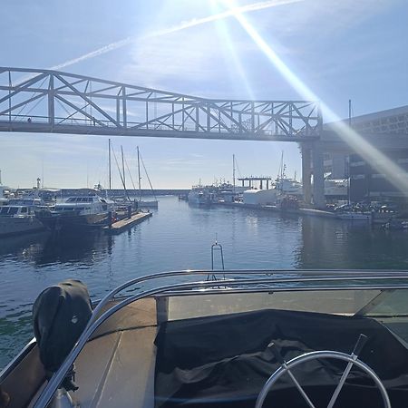 Amazing Boat To Sleep In Barcelona Hotel Sant Adria de Besos Exterior foto