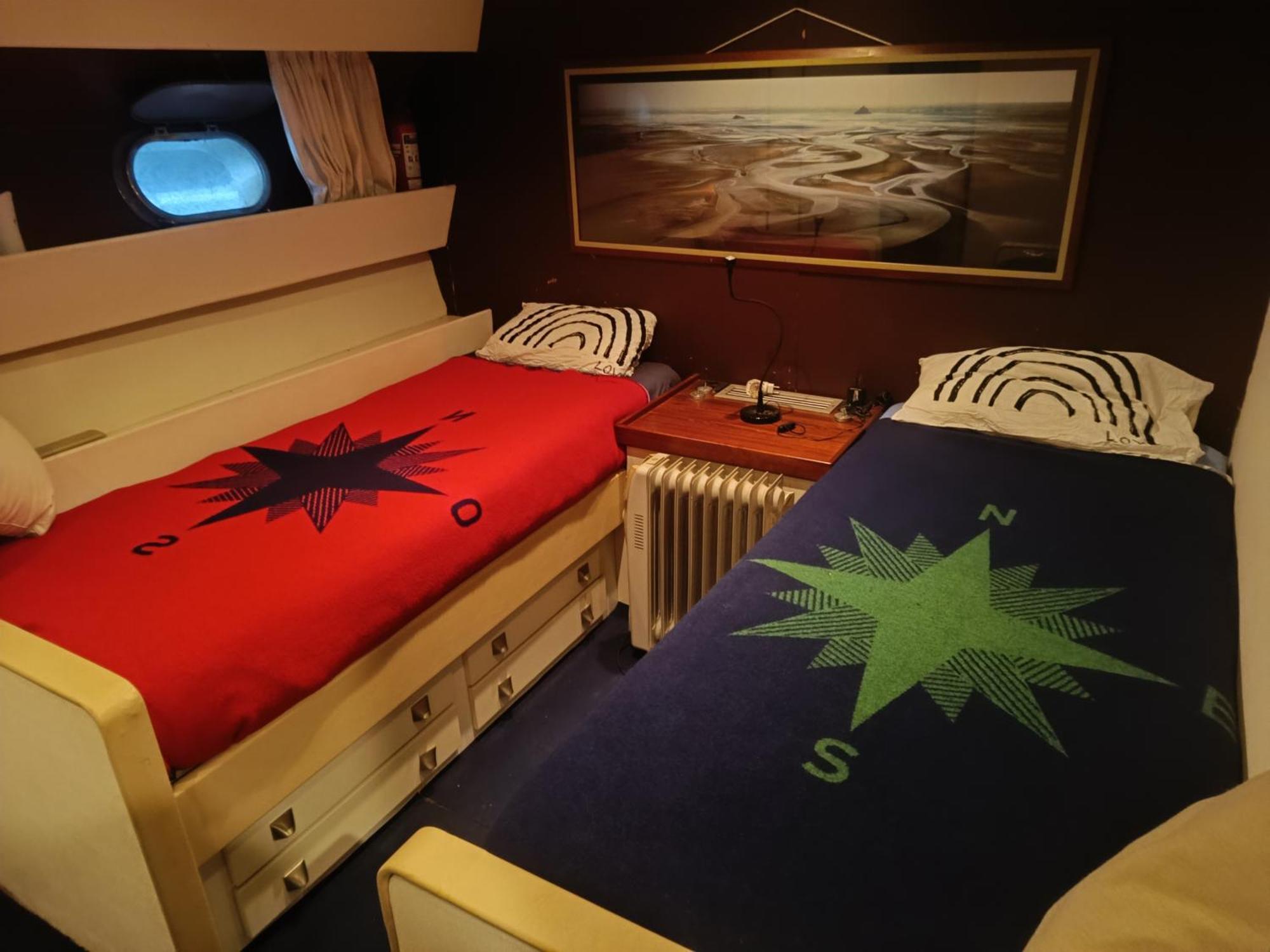 Amazing Boat To Sleep In Barcelona Hotel Sant Adria de Besos Exterior foto